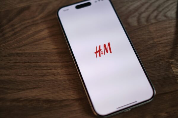 H&M in-app voorbeeld AI in digital marketing